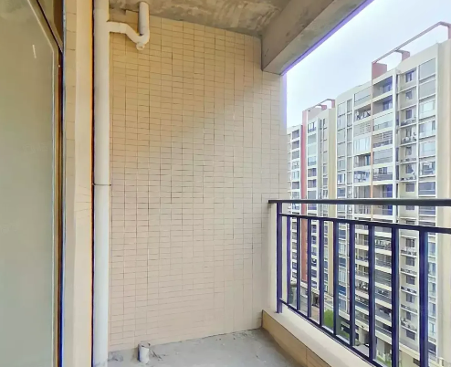 仙湖湾 中高层 电梯大4房2卫2阳台 低价出 仙湖湾 中高层 电梯大4房2卫2阳台 低价出