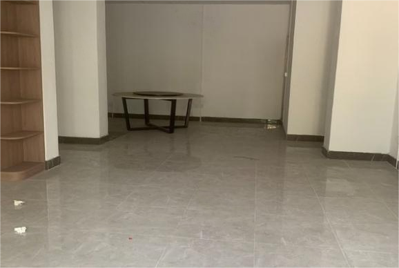 转角位,已装修,停车方便 转角位,已装修,停车方便