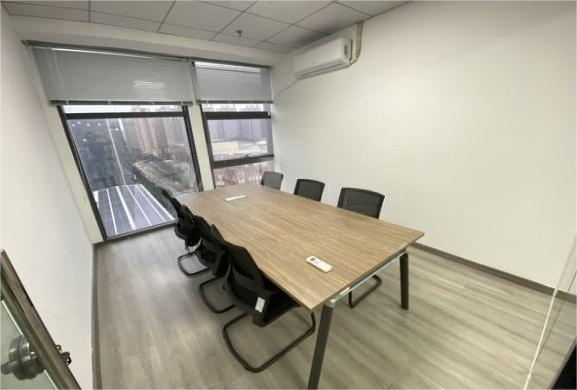 配套齐全拎包办公 全景落地窗 单边位采光充足 配套齐全拎包办公 全景落地窗 单边位采光充足