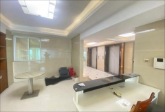 420方整一层出租 办公家具齐全 私密性高有多个间隔