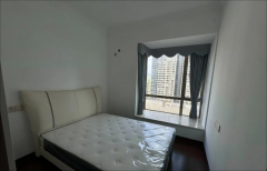 碧峰华府 全新装修四房 手快有